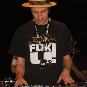 BESH-ONE-at-DMC-WORLD (1)